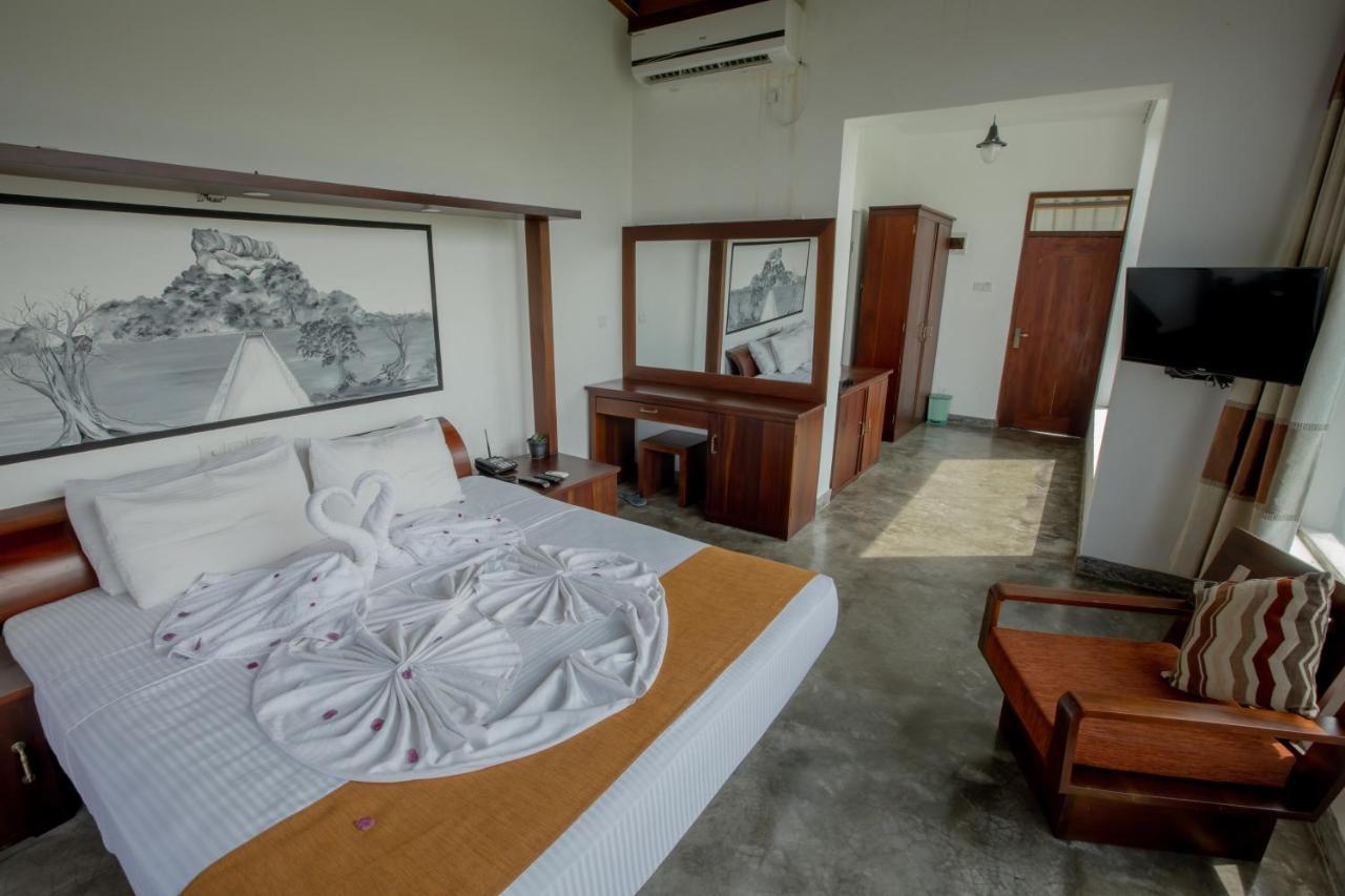 Sigiriya Wewa Addara Hotel - Hotel By The Lake Екстер'єр фото