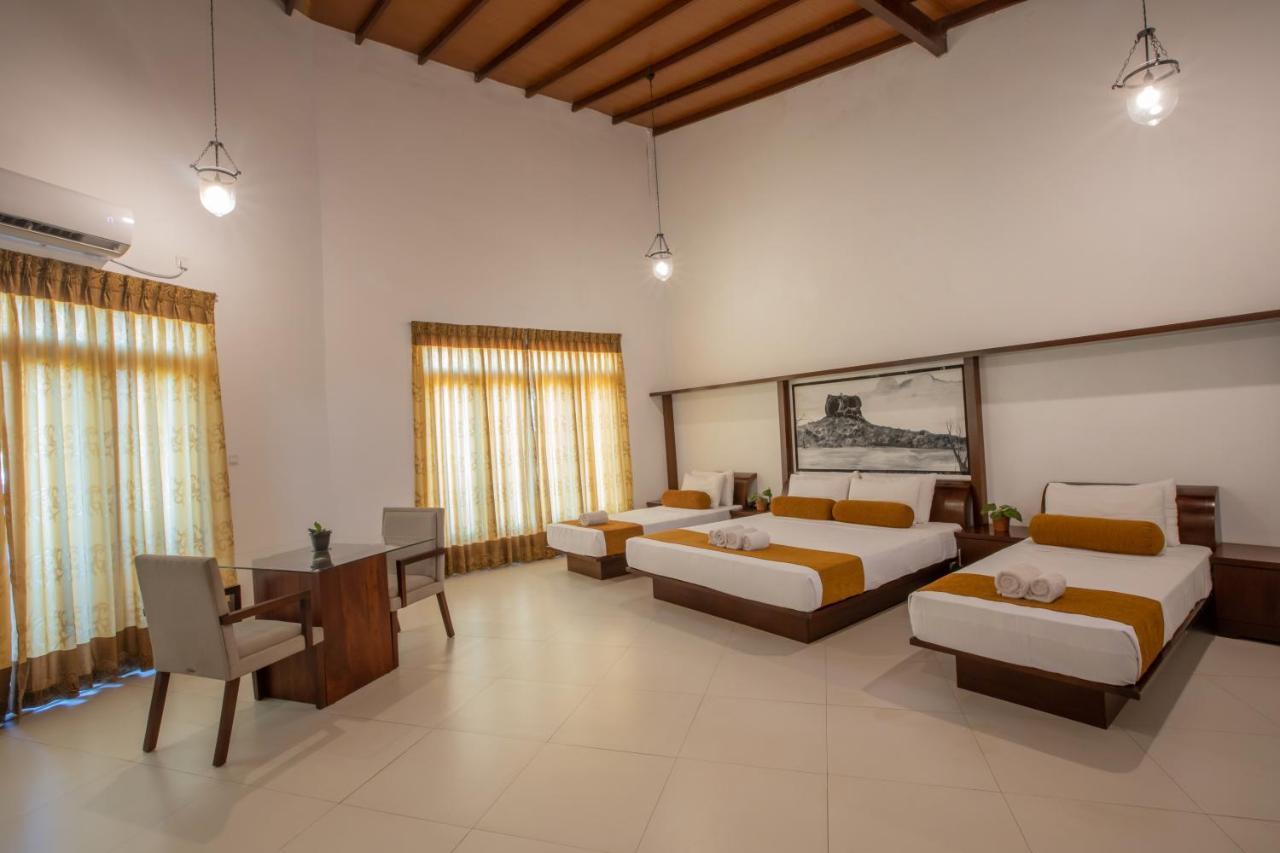 Sigiriya Wewa Addara Hotel - Hotel By The Lake Екстер'єр фото