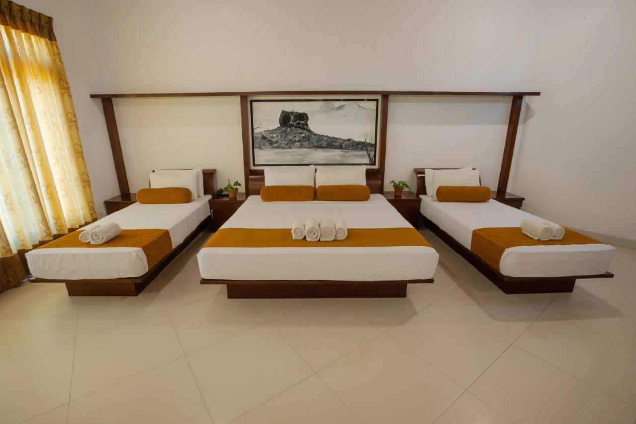 Sigiriya Wewa Addara Hotel - Hotel By The Lake Екстер'єр фото
