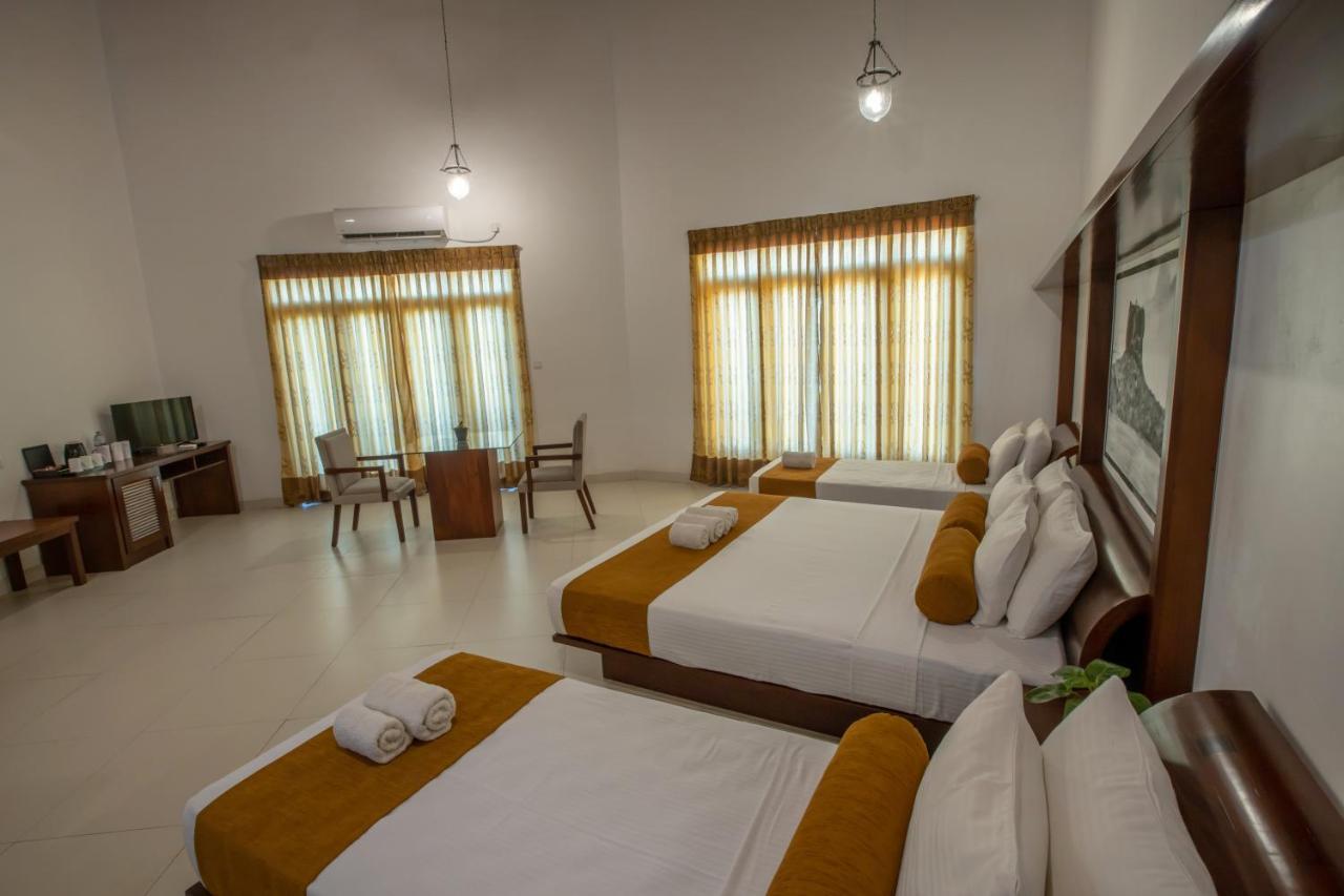 Sigiriya Wewa Addara Hotel - Hotel By The Lake Екстер'єр фото