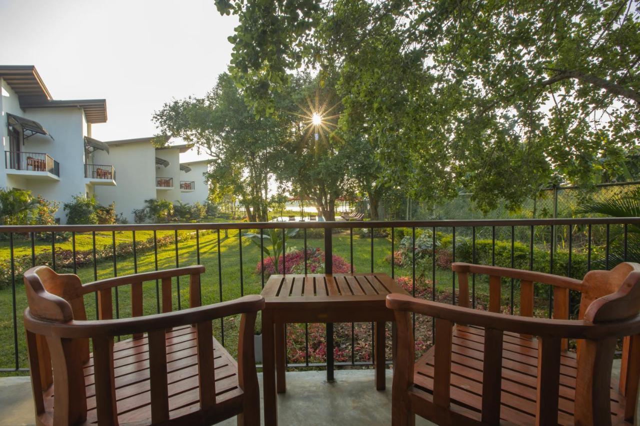 Sigiriya Wewa Addara Hotel - Hotel By The Lake Екстер'єр фото